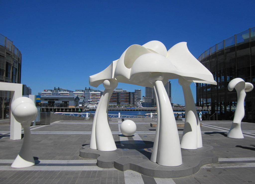 新城玻璃鋼當代公共藝術雕塑