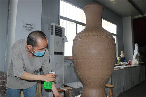 新城一位園林雕塑家的堅守——癡心雕塑，夢想為城市“塑魂”