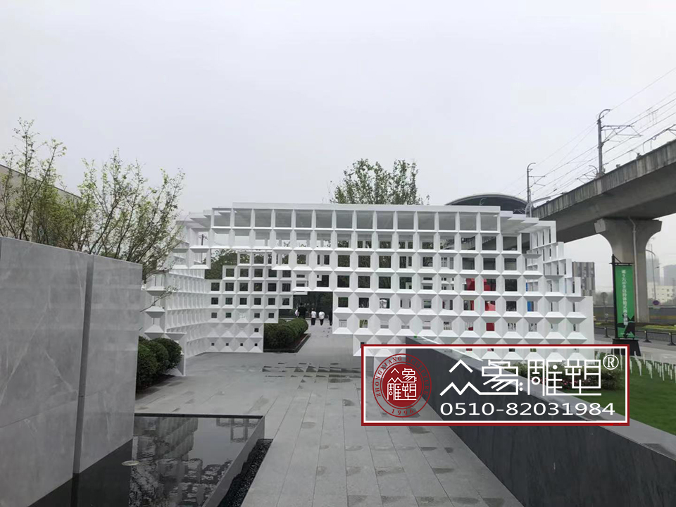 昆山花橋中駿戶外定制雕塑