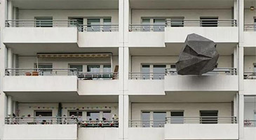 新城牛頓的棺材板按不住了：這雕塑不科學呀