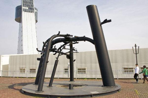 新城運(yùn)輸時(shí)，如何確保雕塑不被污染？