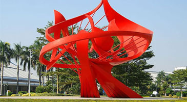 城市雕塑成為地標性景觀的原因是什么？