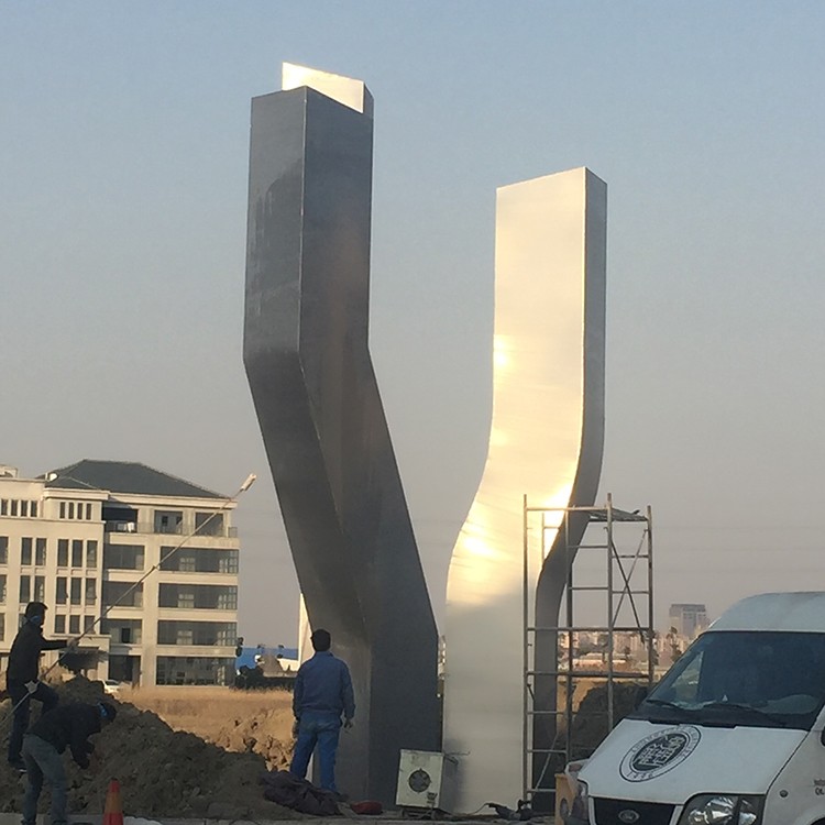 新城怎么有效防止玻璃鋼雕塑老化褪色？