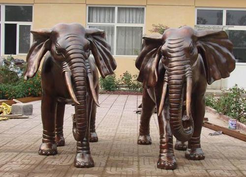 鑄銅雕塑的稀有性對價值有何影響？