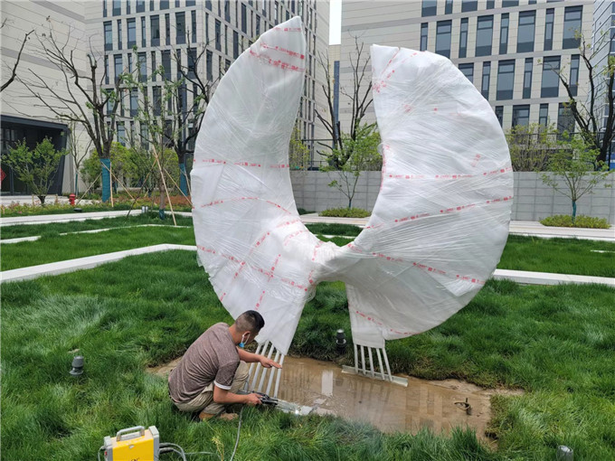 新城綠色生態雕塑的材料選擇有哪些常見的可再生材料？