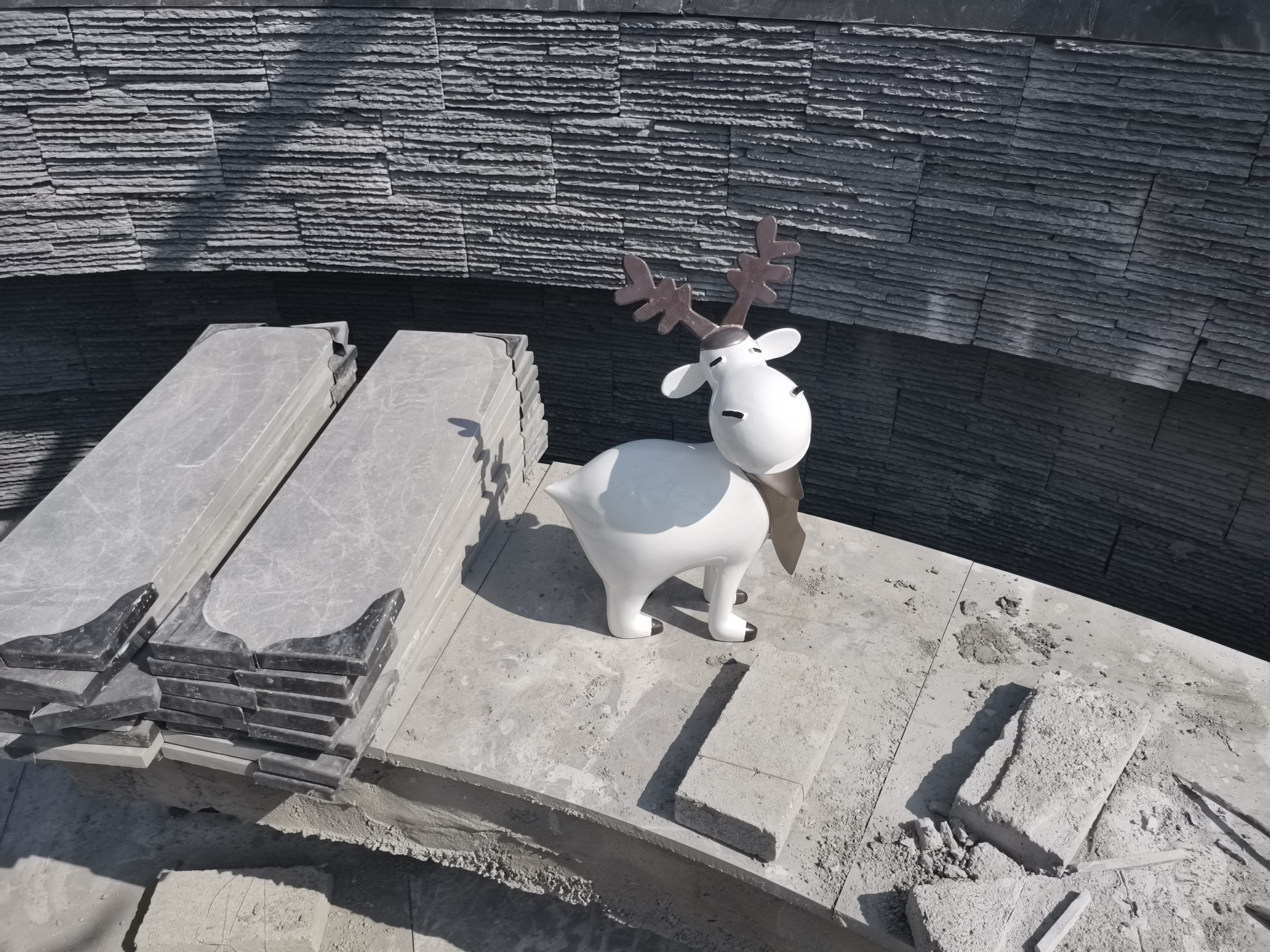 新城眾象雕塑 · 玻璃鋼雕塑怎么維護？