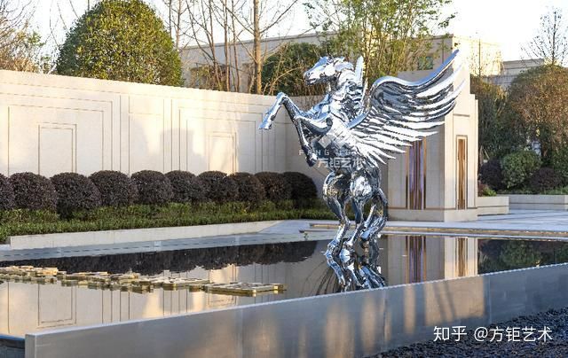 新城如何判斷玻璃鋼雕塑是否適應戶外環境？